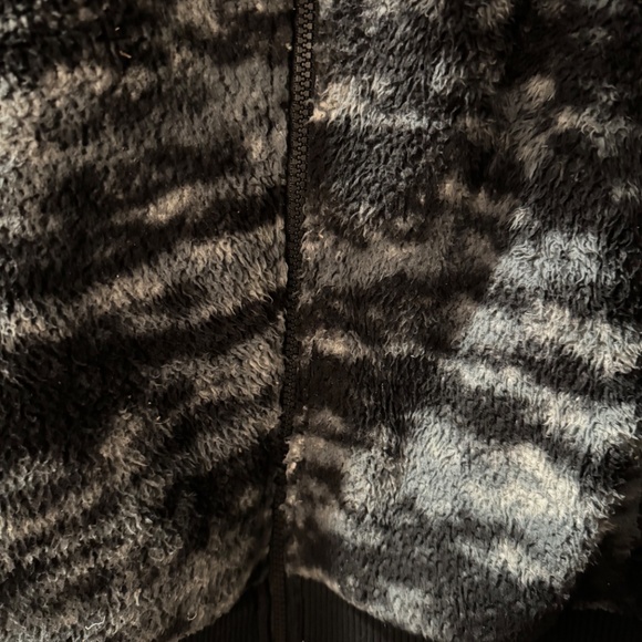 Athleta Tugga Sherpa Jacket Fog Camo  Size Medium - Picture 10 of 10